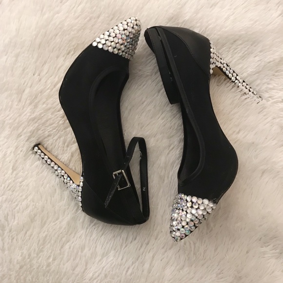 BCBG Shoes - BCBG CYNTHIA BLACK PUMP